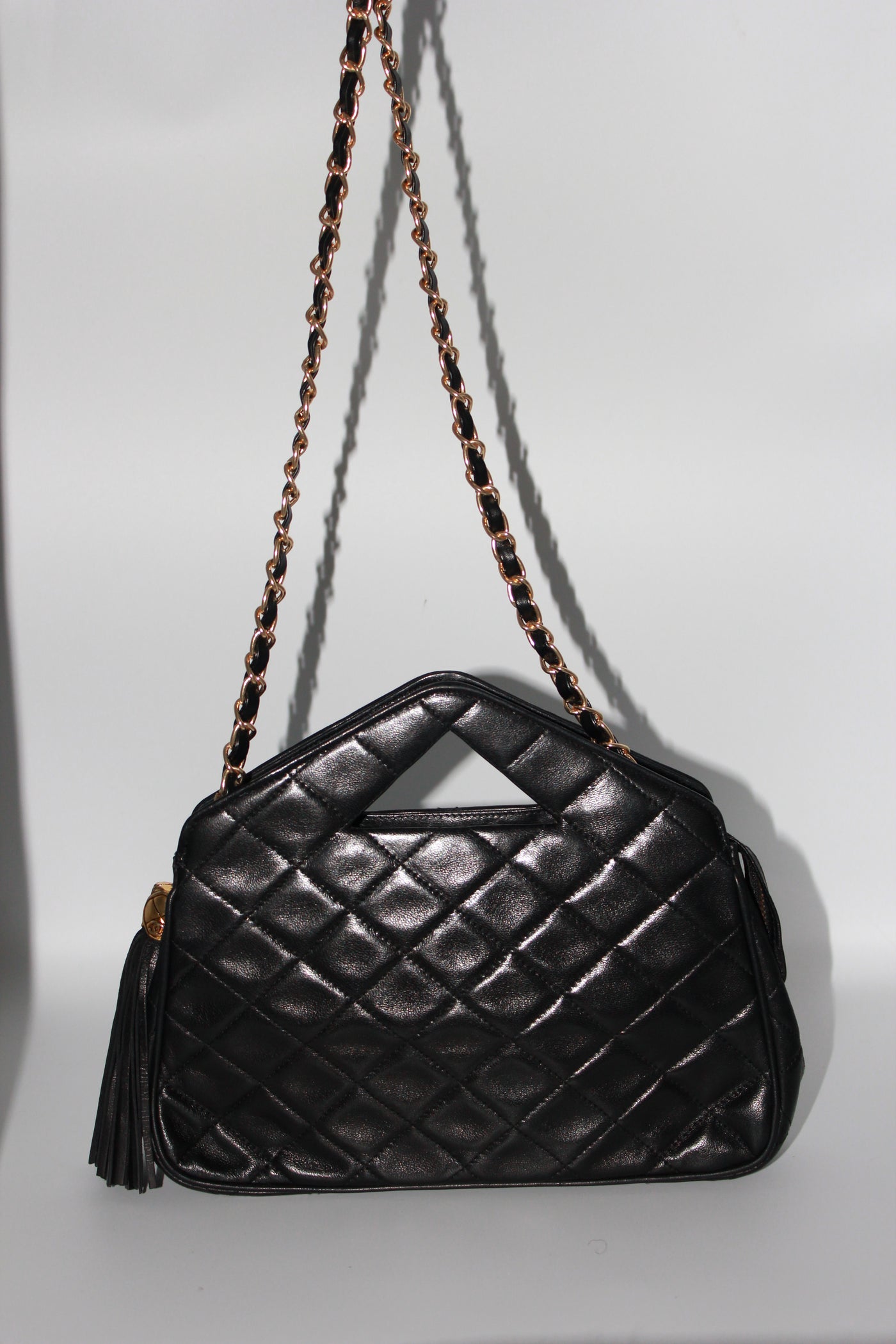 CHANEL vintage 1989-1991 leather pyramid handle handbag