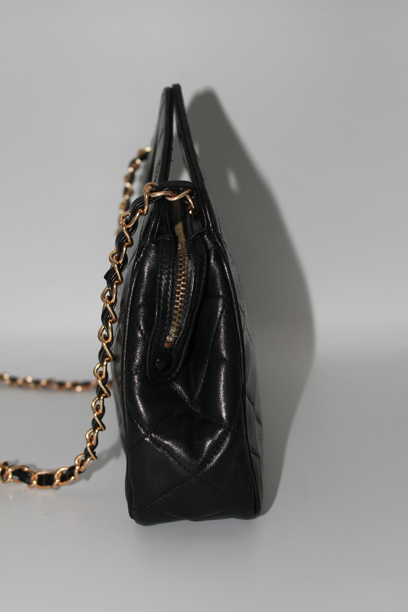 CHANEL vintage 1989-1991 leather pyramid handle handbag