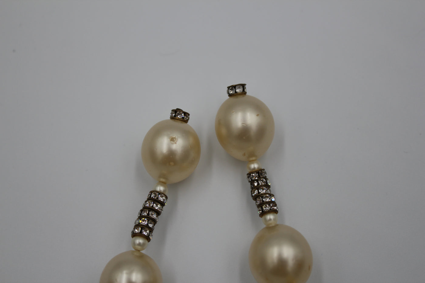 CHANEL collectible 1991 (29) Victoire de Castellane pearls drop earrings