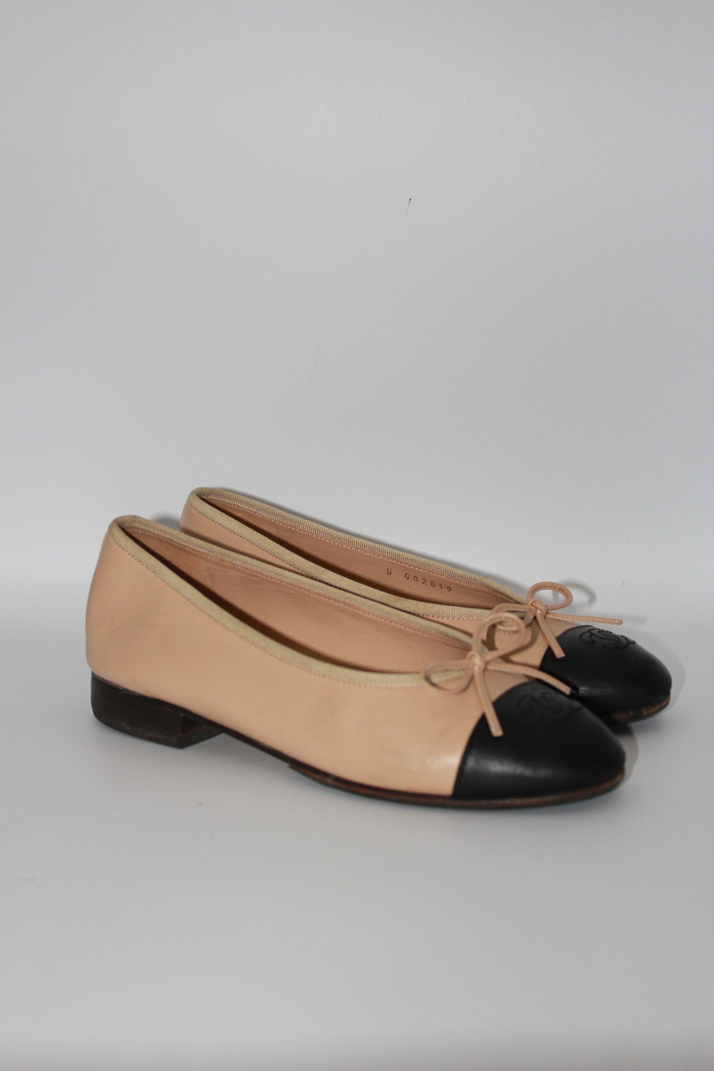 CHANEL ballet flats two tones beige and black size 36