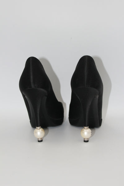 CHANEL large pearls heels size 39