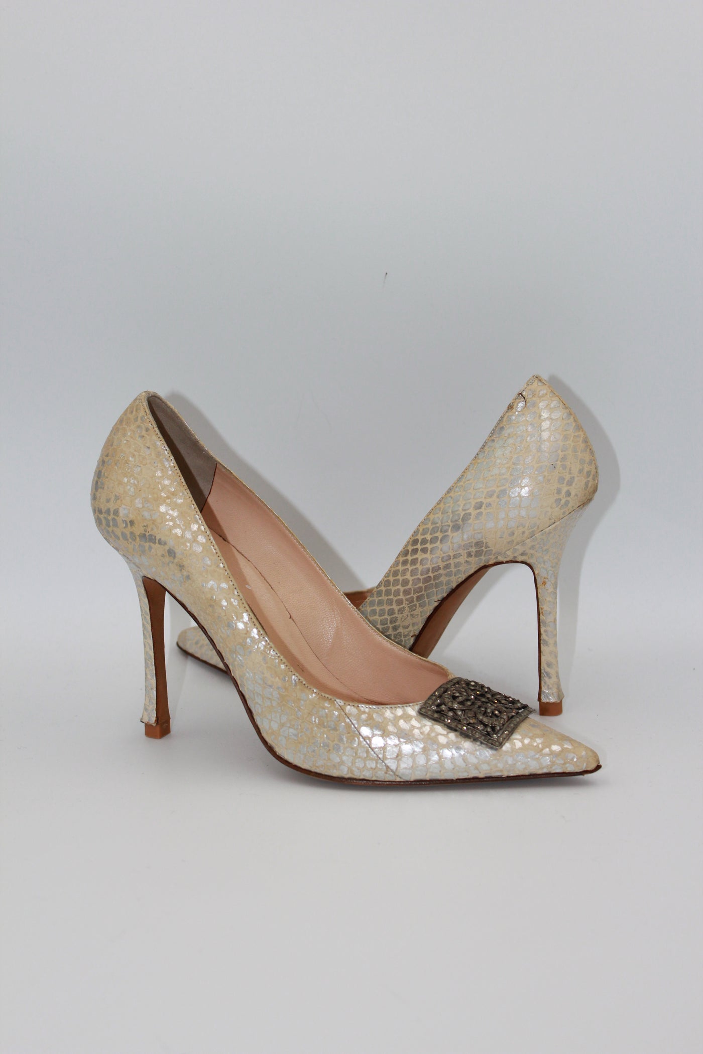 MANOLO BLAHNIK mettalic snakeskin heels size 39