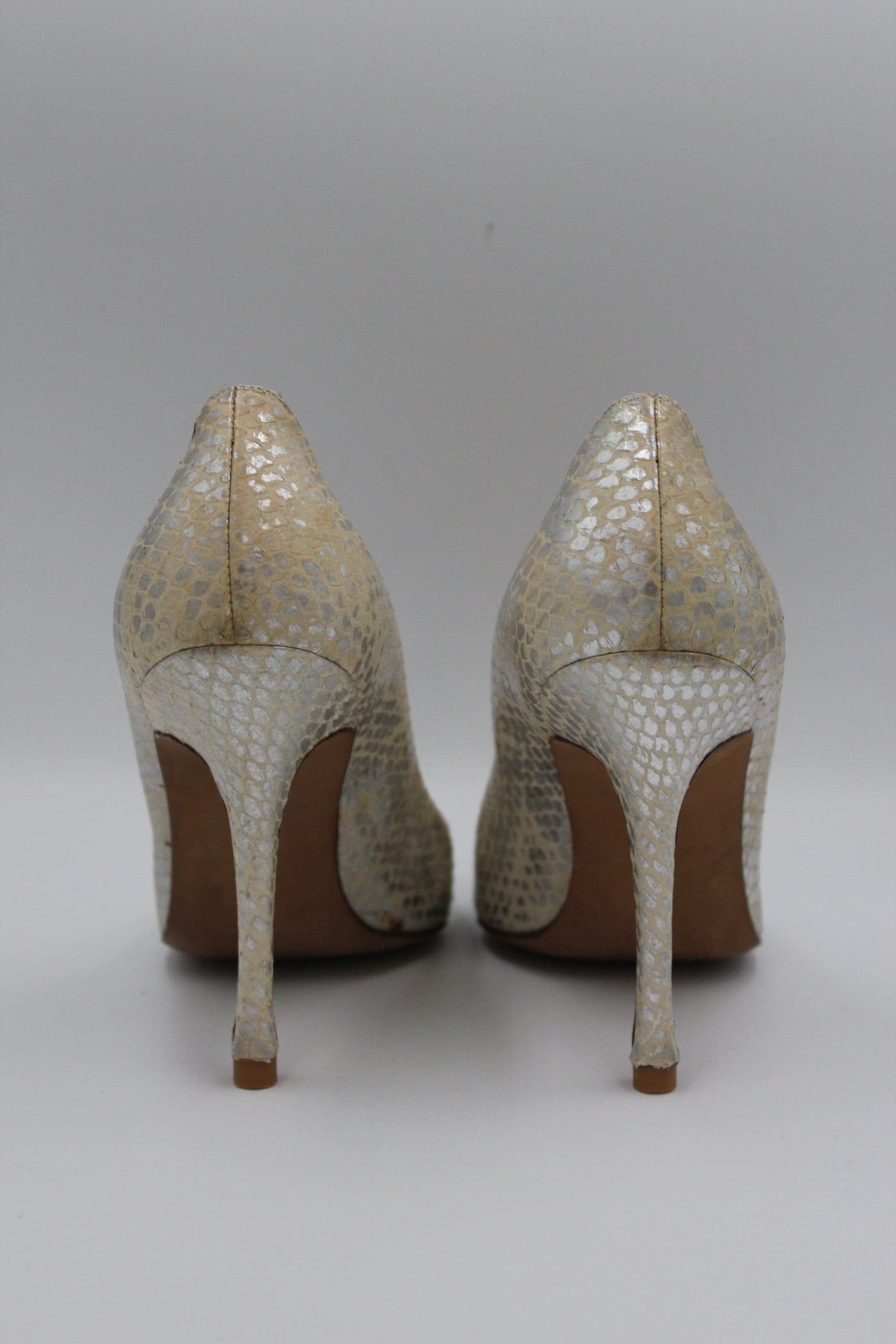 MANOLO BLAHNIK mettalic snakeskin heels size 39