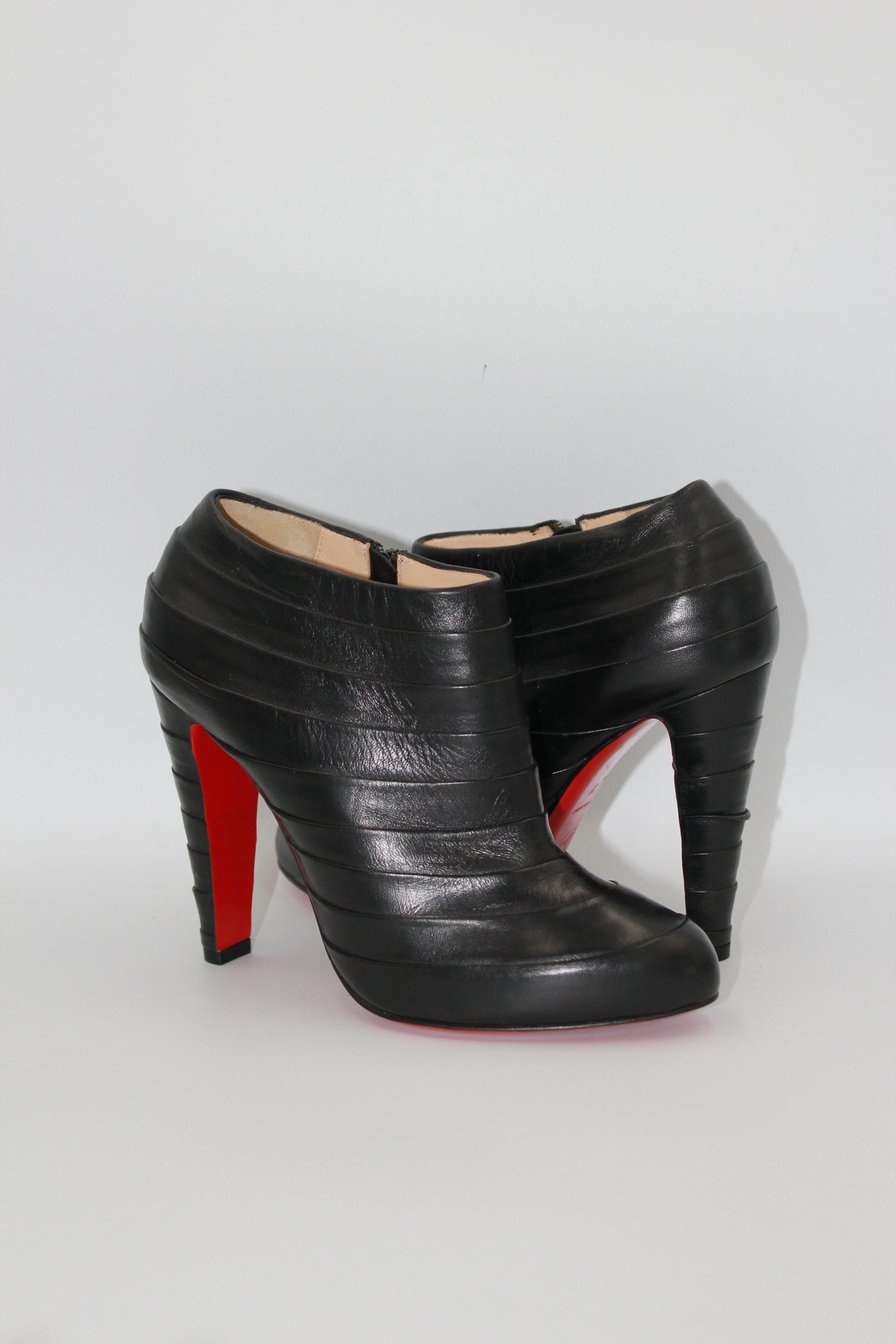 Christian LOUBOUTIN black boots size 39 never worn