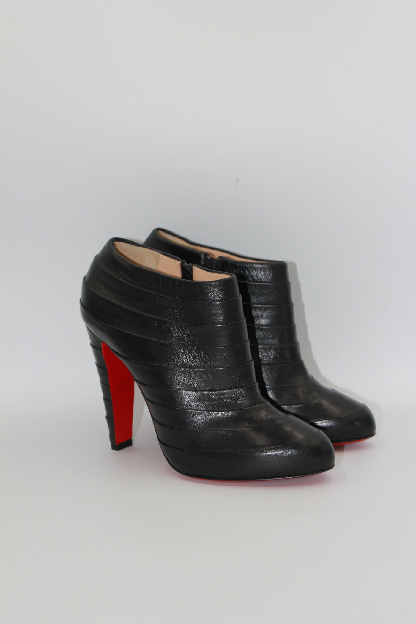 Christian LOUBOUTIN black boots size 39 never worn