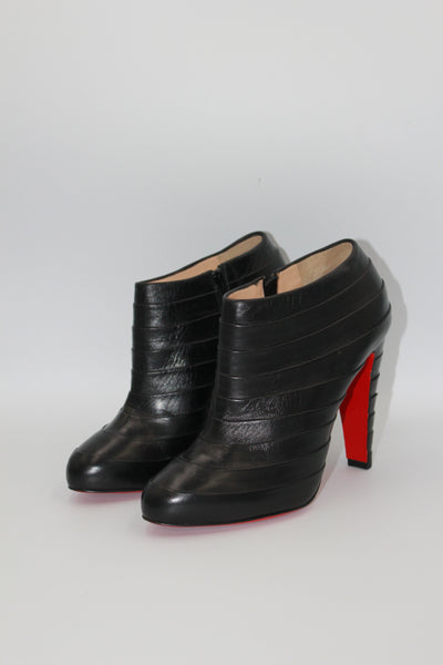 Christian LOUBOUTIN black boots size 39 never worn