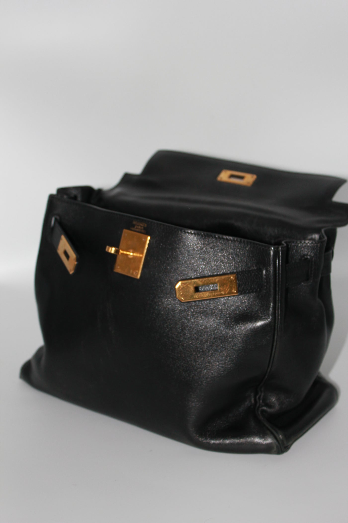 HERMES Kelly 28 vintage 1996 black swift leather with gold hardware