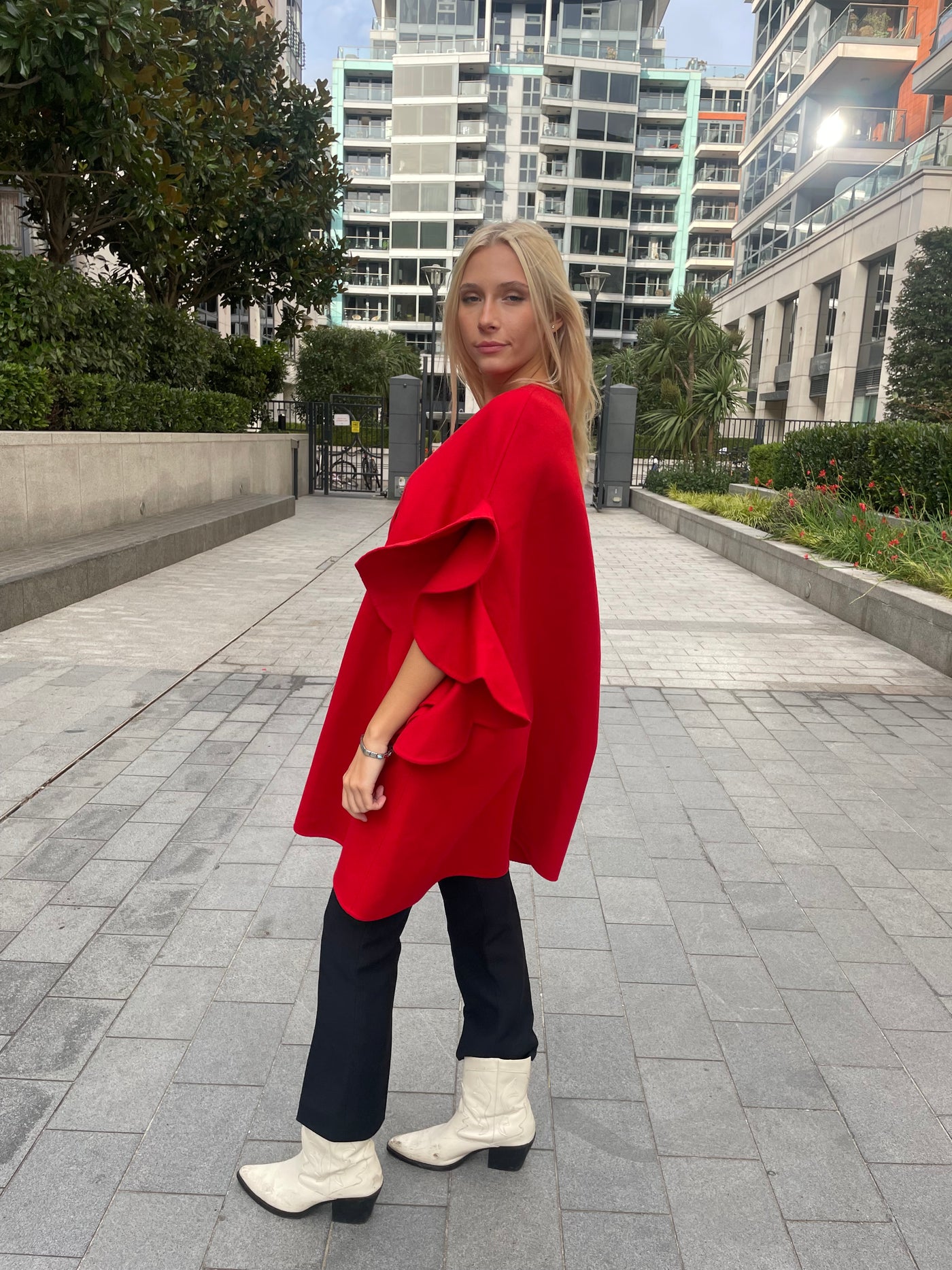 VALENTINO Red Wool ruffles Cape Size 38 RRP: £2300