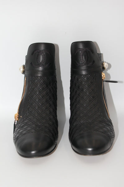 CHANEL leather quilted with pearls short boots size 39.5 full set