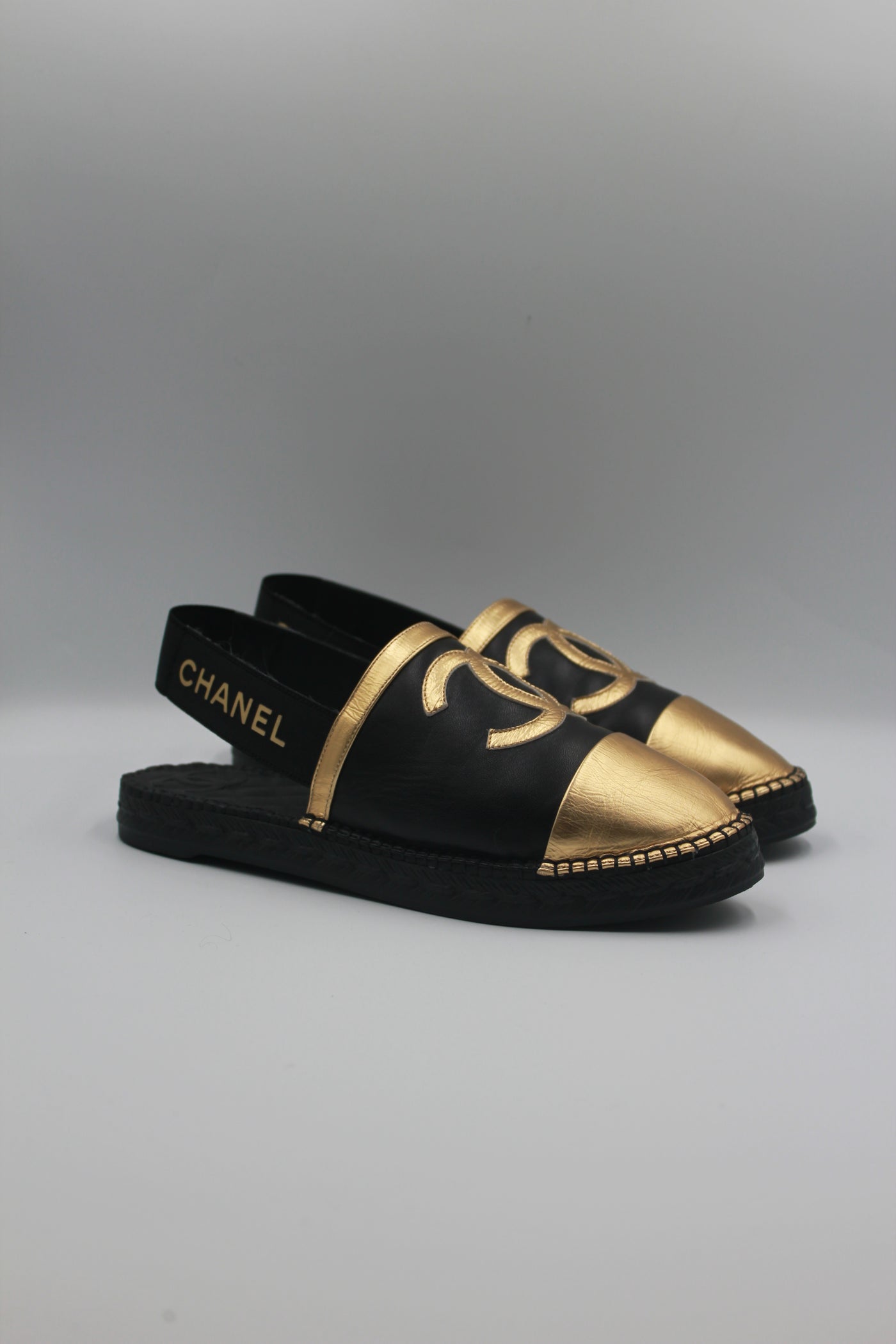 CHANEL 2019 black and gold sling back espadrilles size 40 new full set