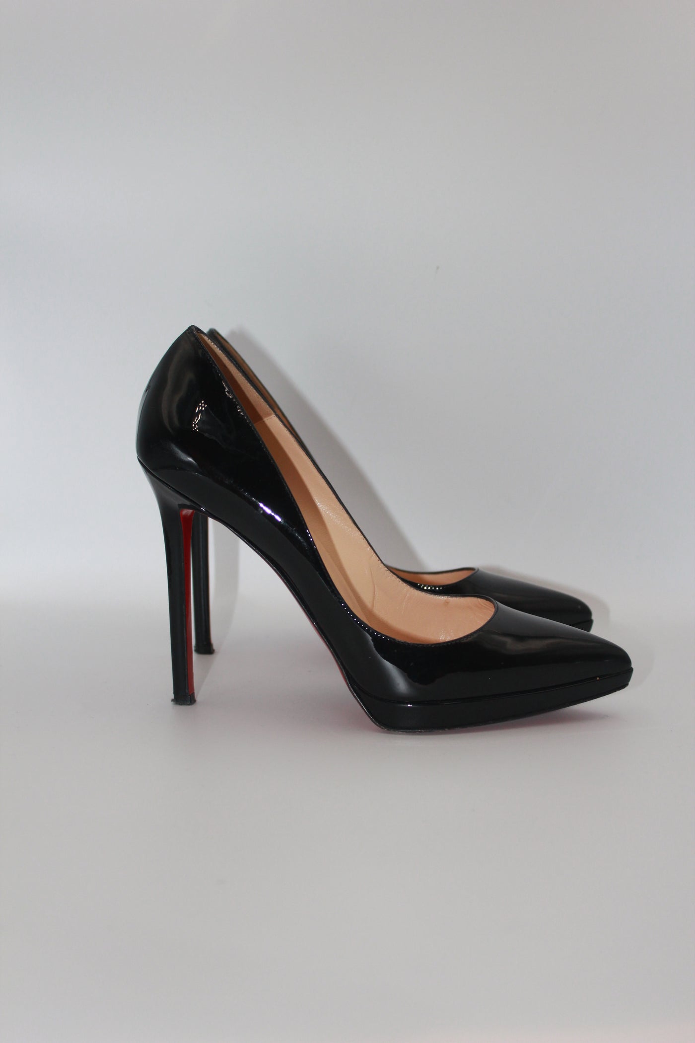 CHRISTIAN LOUBOUTIN patent heels size 39