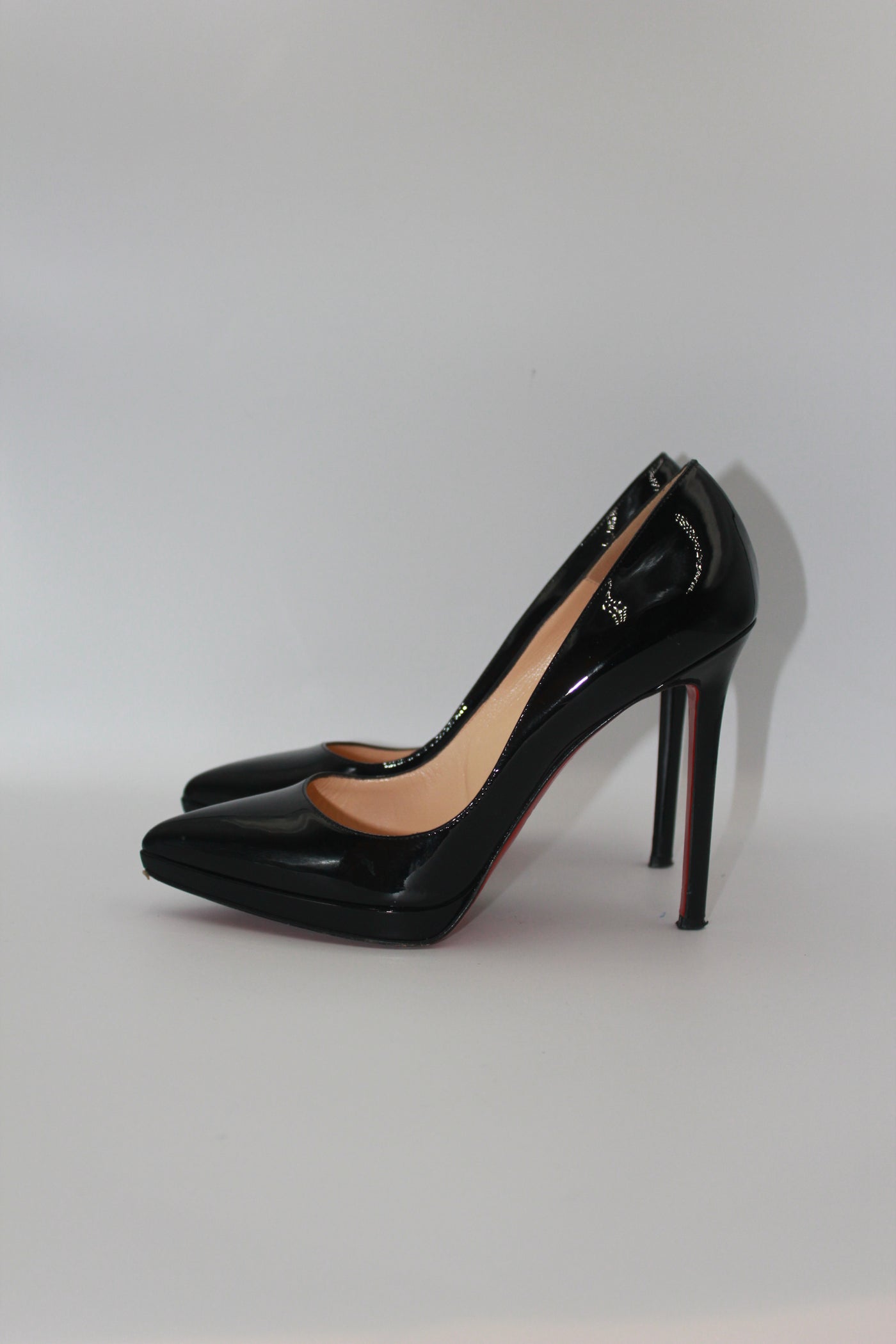 CHRISTIAN LOUBOUTIN patent heels size 39