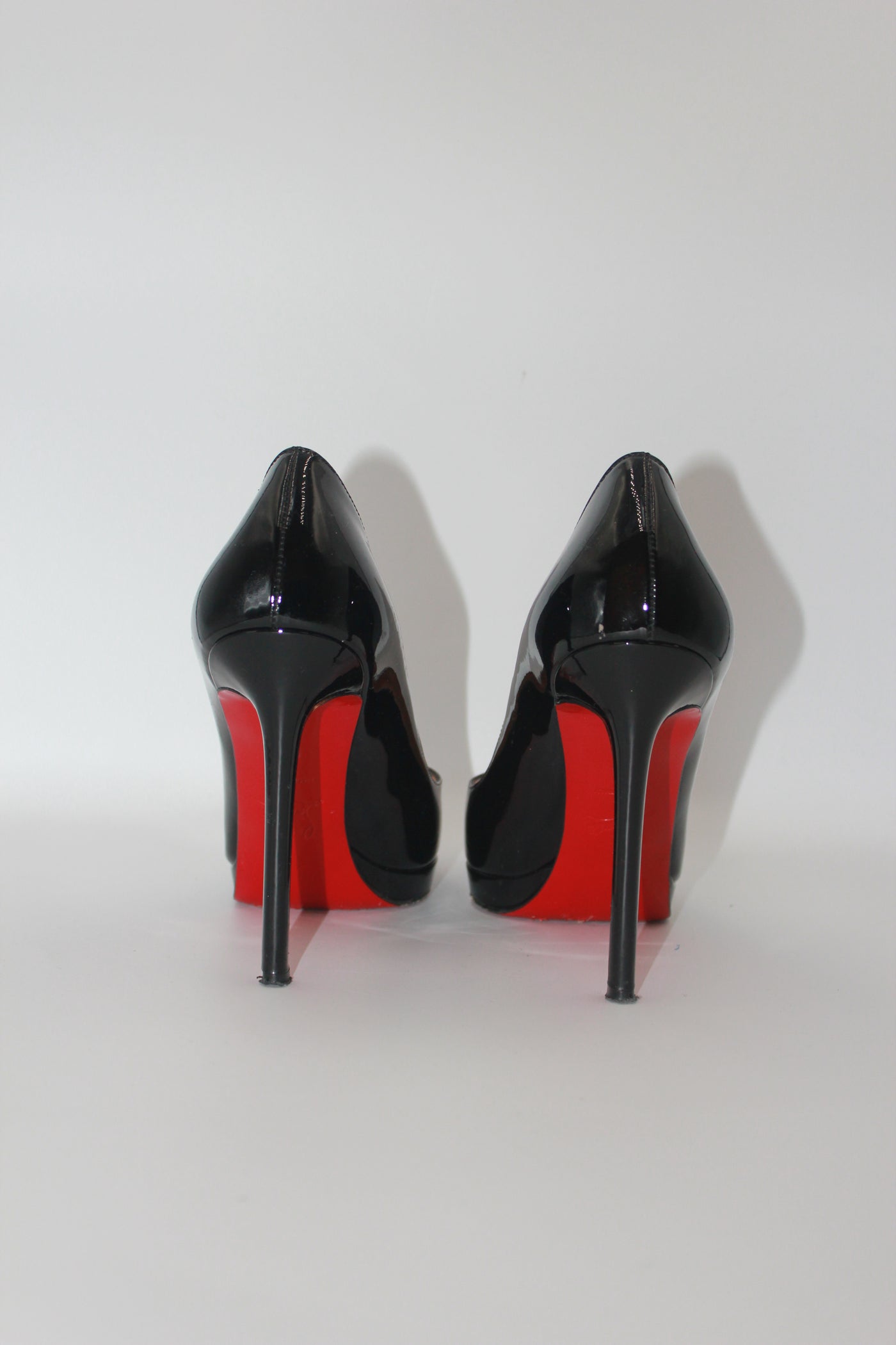 CHRISTIAN LOUBOUTIN patent heels size 39