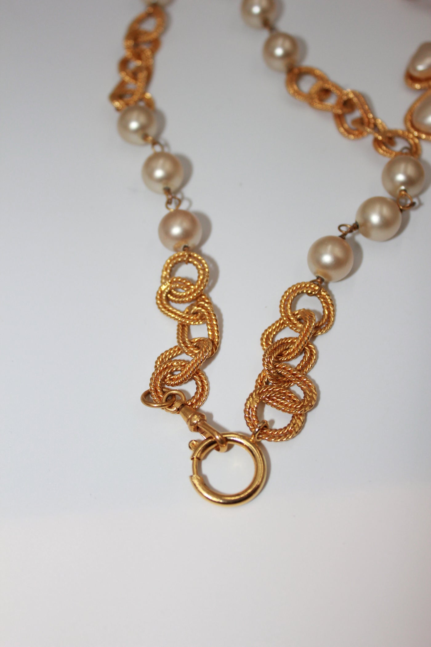 CHANEL collection 28 (1993) vintage gold chain with pearls