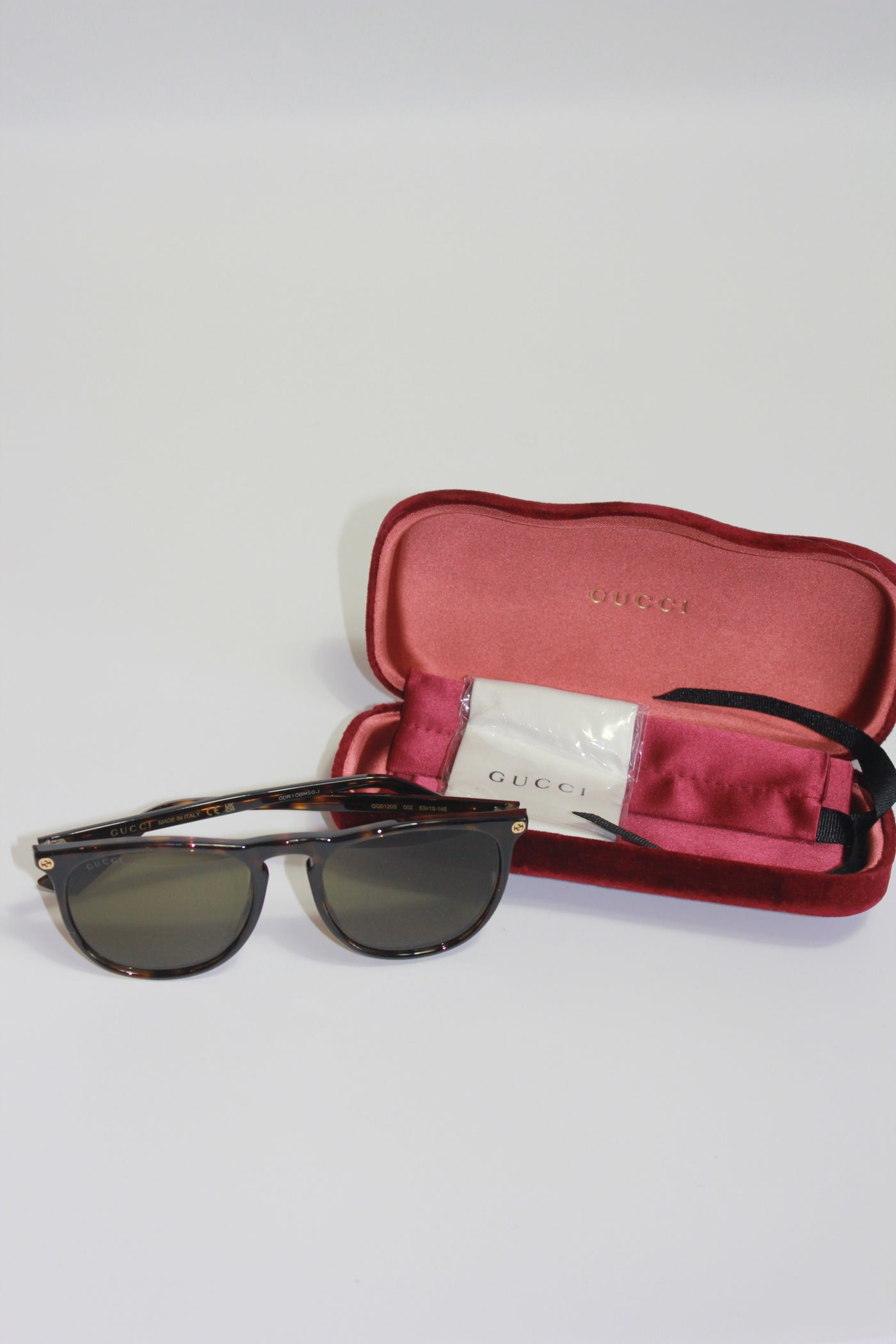 GUCCI tortoise shell sunglasses new case and box