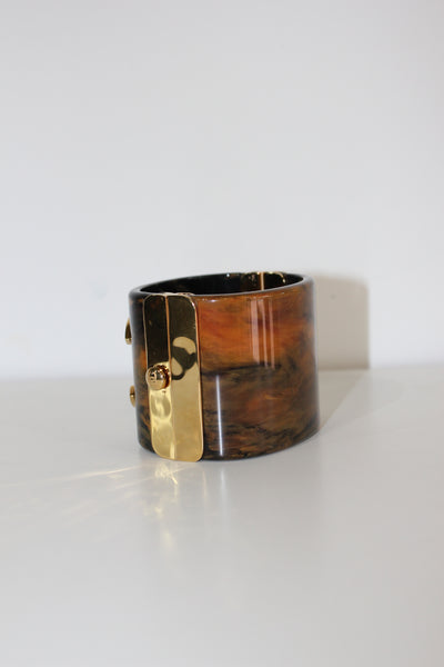CHANEL Metiers d'Art Pre-Fall 2023 Marble resine CC logo cuff with box