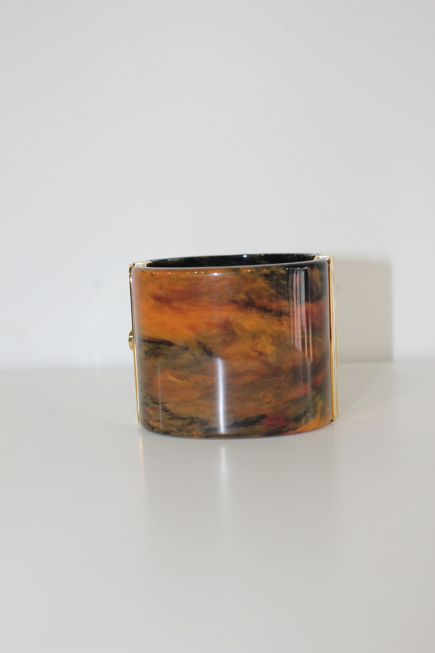 CHANEL Metiers d'Art Pre-Fall 2023 Marble resine CC logo cuff with box