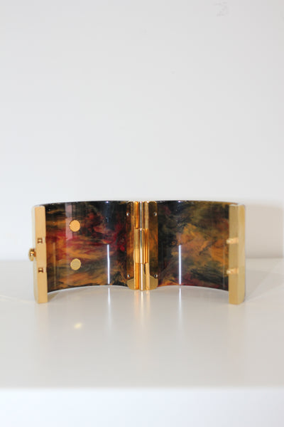 CHANEL Metiers d'Art Pre-Fall 2023 Marble resine CC logo cuff with box
