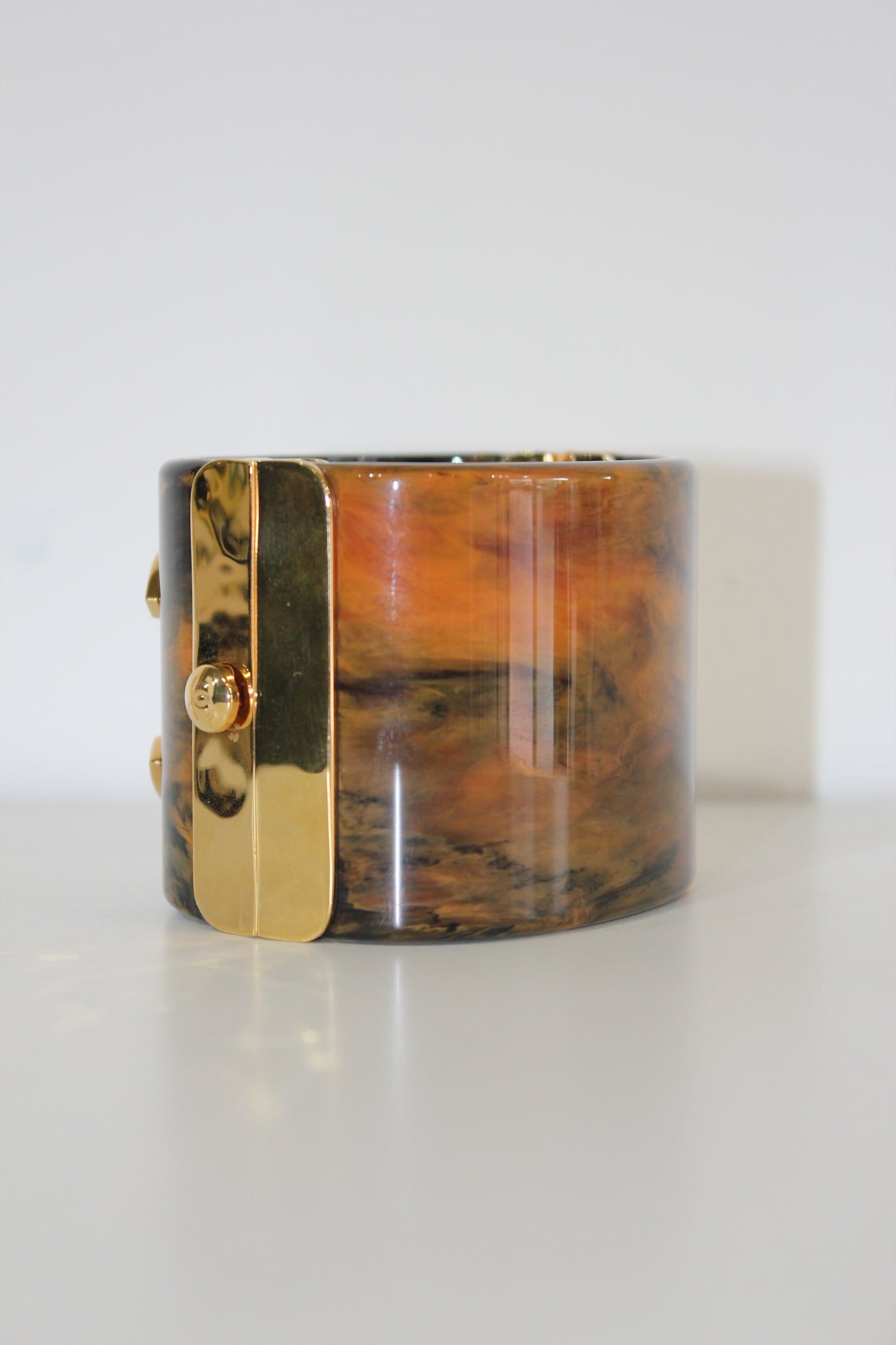 CHANEL Metiers d'Art Pre-Fall 2023 Marble resine CC logo cuff with box