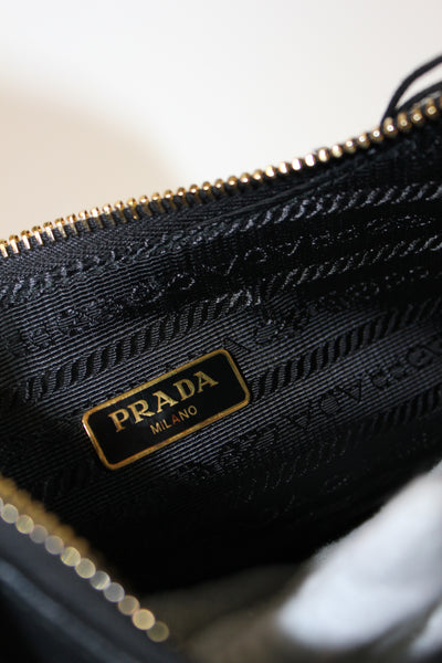 PRADA Re-edition 2005 saffiano leather handbag pristine full set no receipt