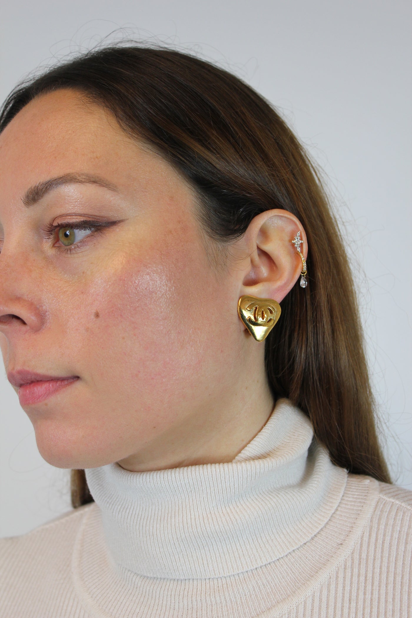 CHANEL Heart Gold clip on vintage spring 1993