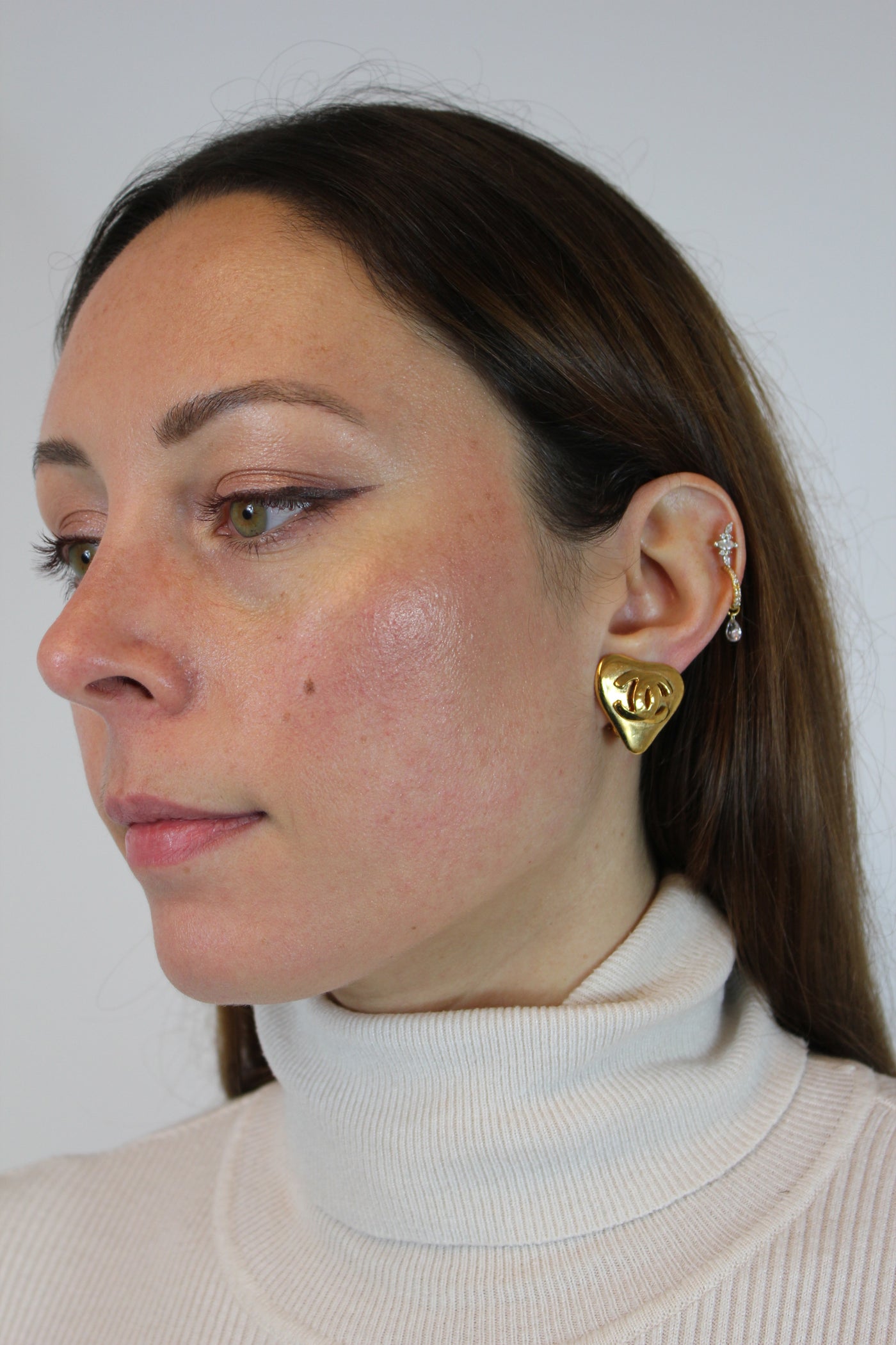 CHANEL Heart Gold clip on vintage spring 1993