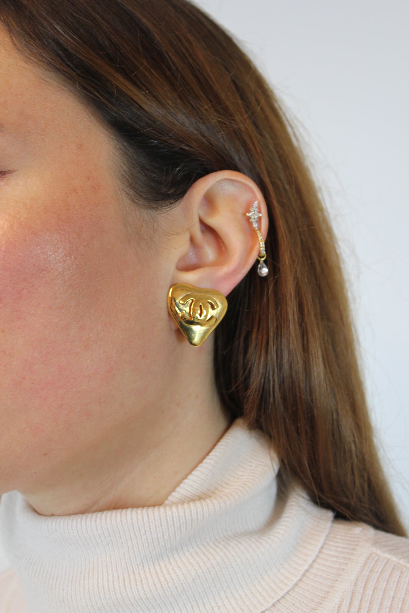 CHANEL Heart Gold clip on vintage spring 1993
