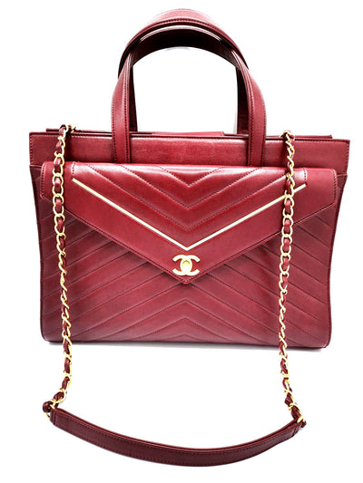 CHANEL double chevron bag tote bag with twin handle and shoulder chain interlocking chain.