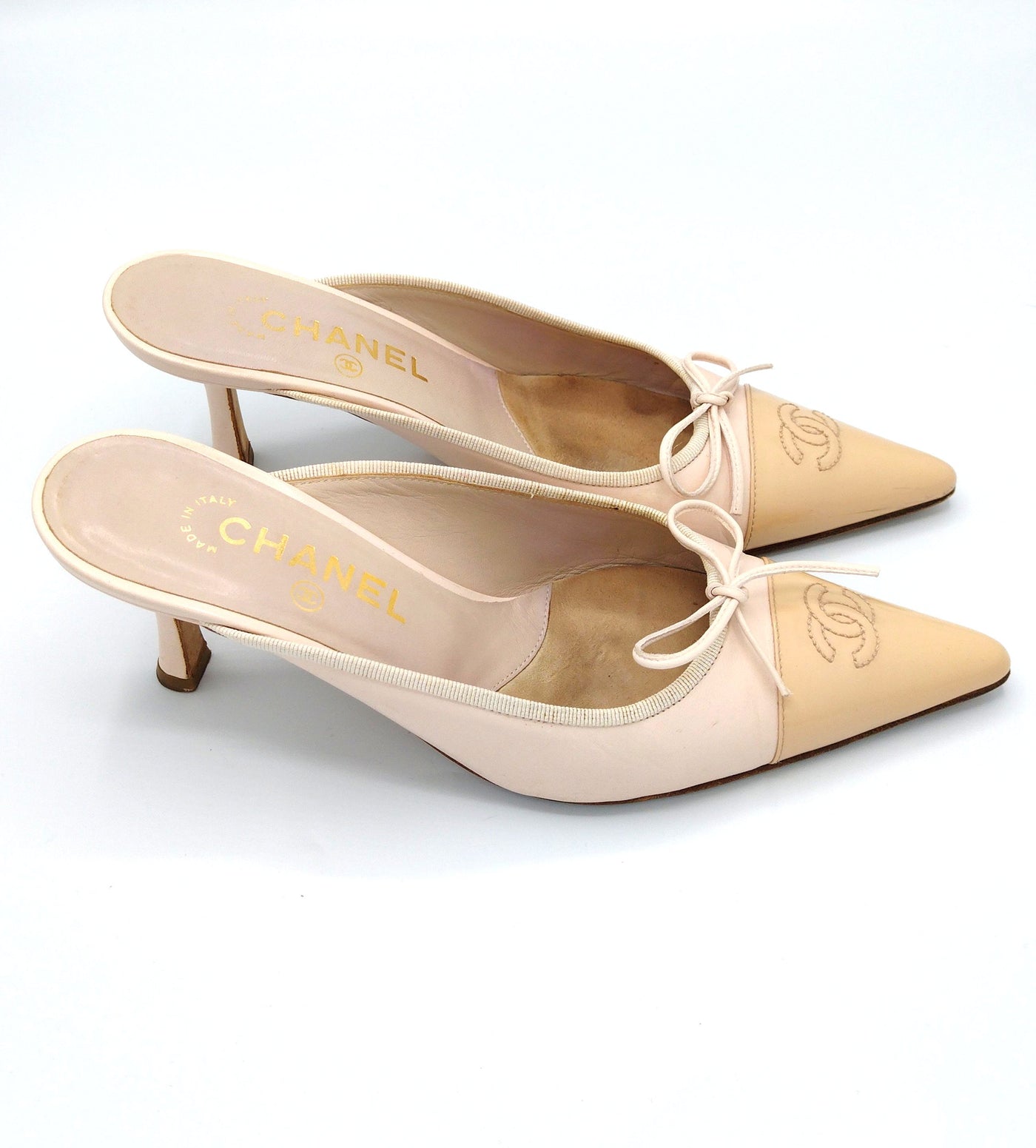 CHANEL vintage beige and cream mules in size 38