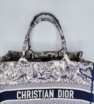 Christian DIOR book tote Spring 2020 Toile de Jouy RRP: £2350