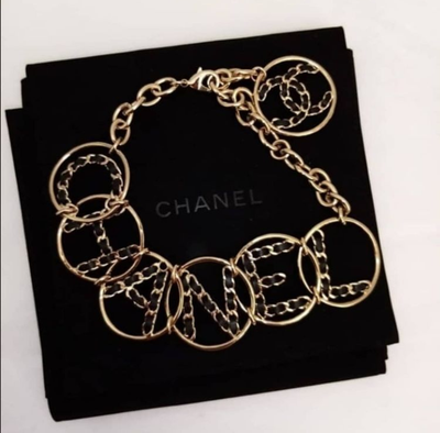 CHANEL pre-fall 19 chocker necklace with pouch