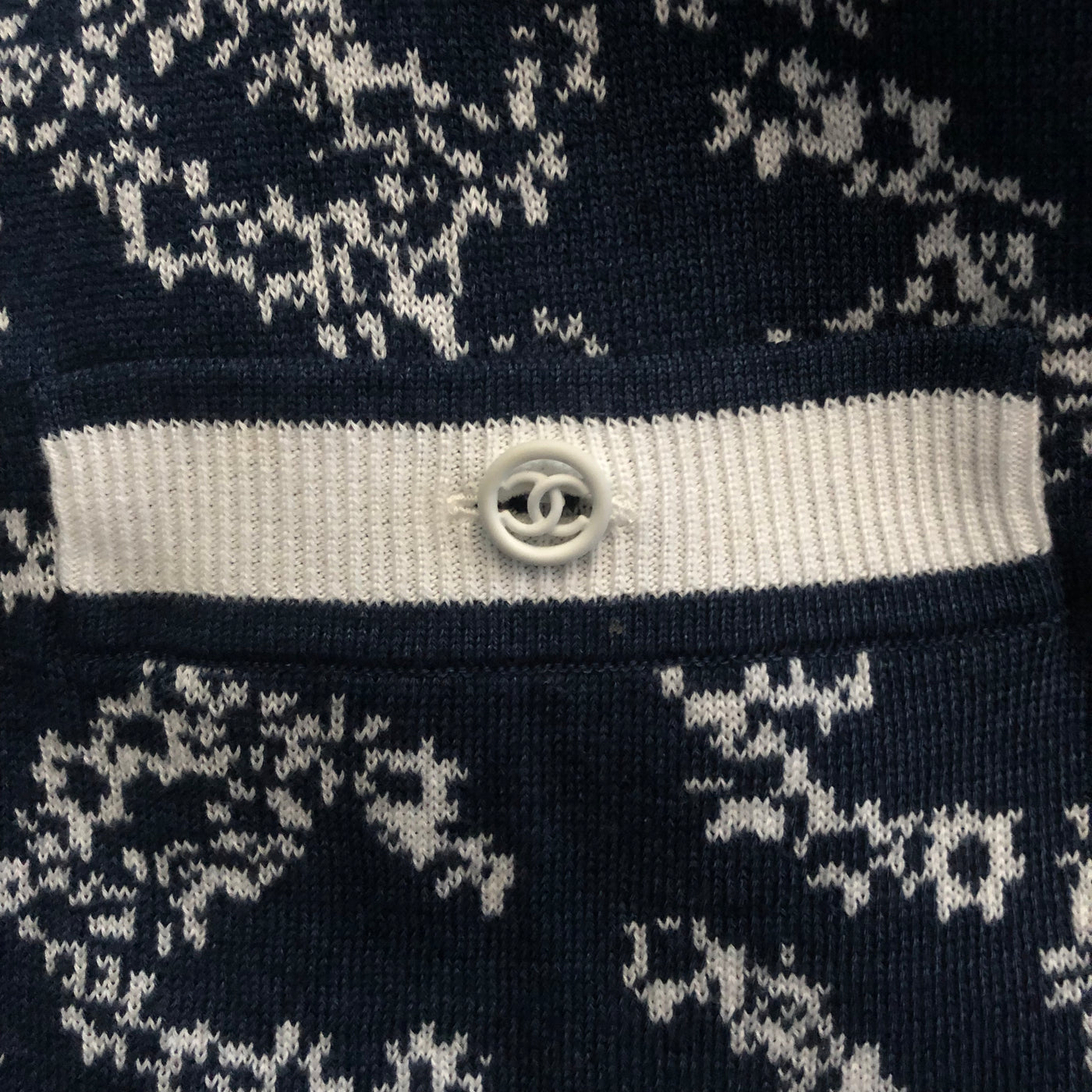 CHANEL 2019 collection CC cardigan size 34